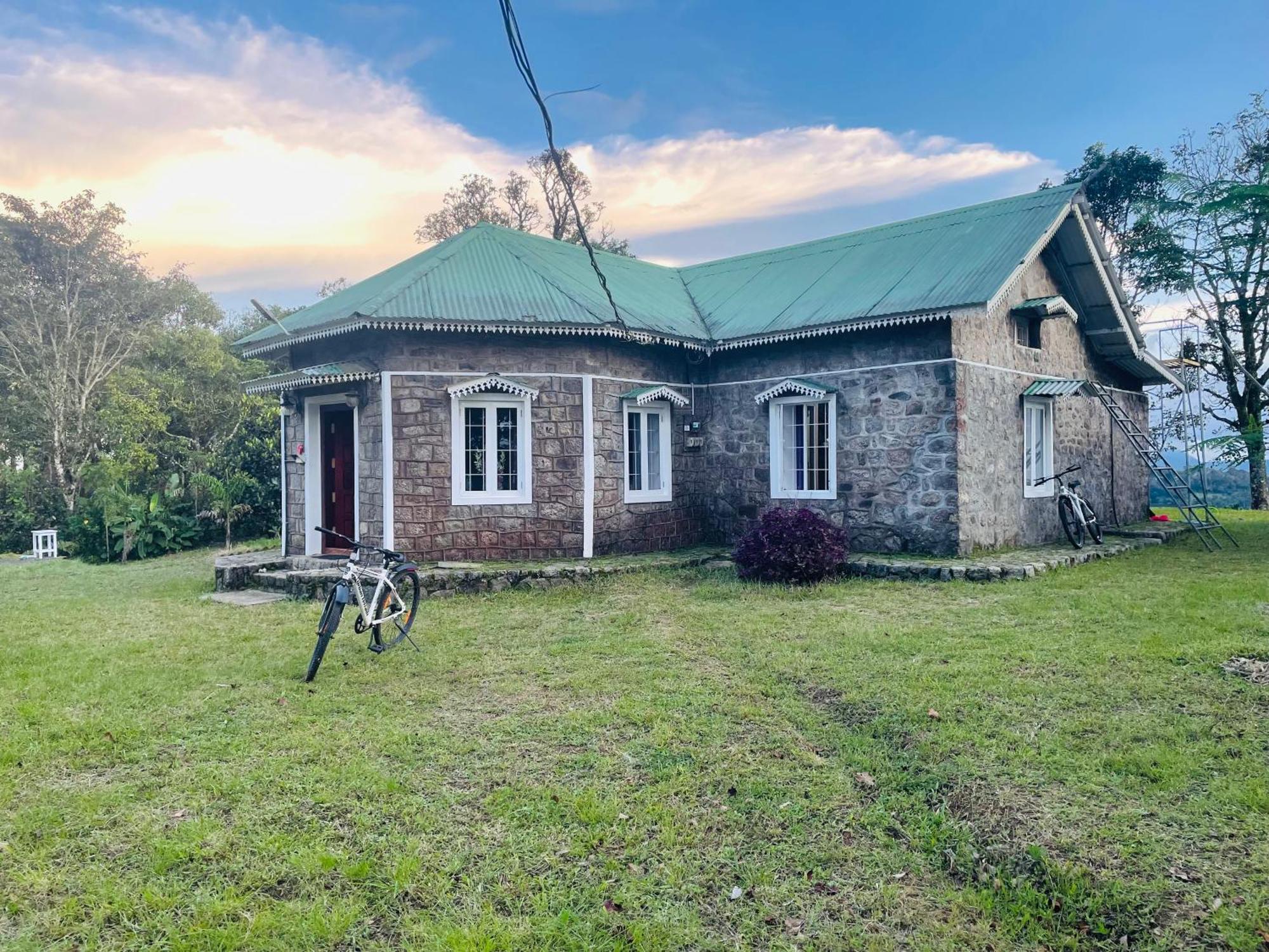 Thottom Stays Private Bungalow มุนนาร์ ภายนอก รูปภาพ